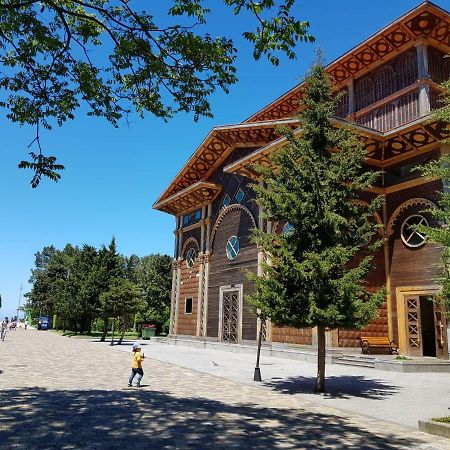 Apartament Gia Batumi Exteriör bild