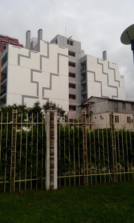 Apartament Gia Batumi Exteriör bild