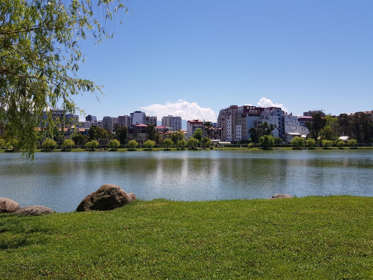 Apartament Gia Batumi Exteriör bild