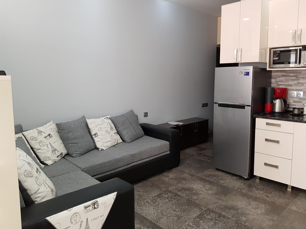 Apartament Gia Batumi Exteriör bild