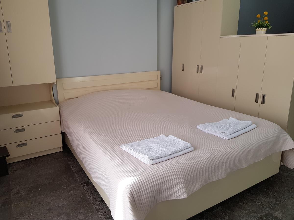 Apartament Gia Batumi Exteriör bild